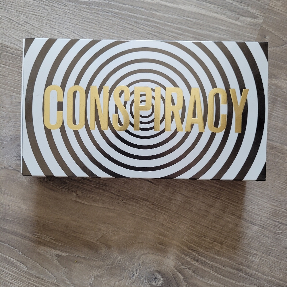 Conspiracy pallette